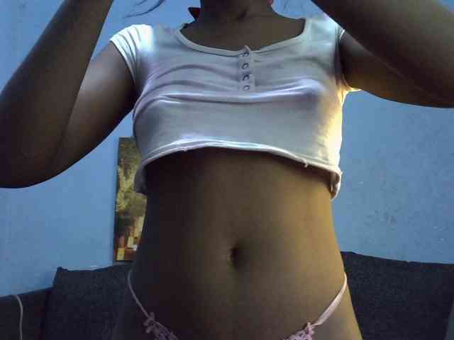 GoldenGoddess1 webcam