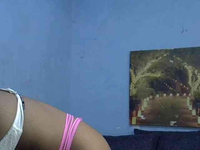 GoldenGoddess1 webcam