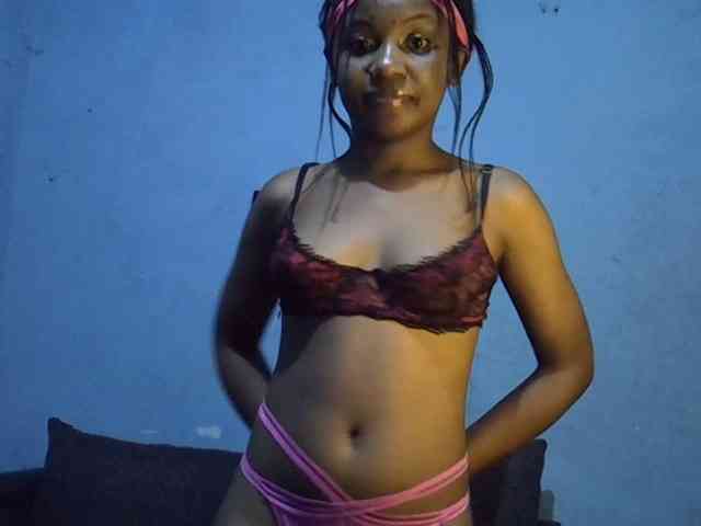GoldenGoddess1 webcam