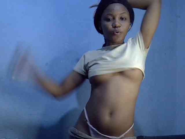 GoldenGoddess1 webcam