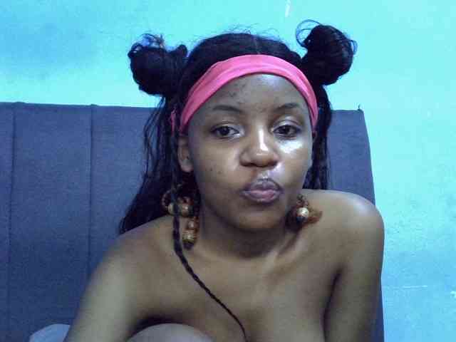 GoldenGoddess1 webcam