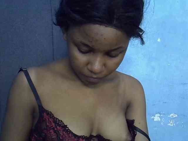 GoldenGoddess1 webcam