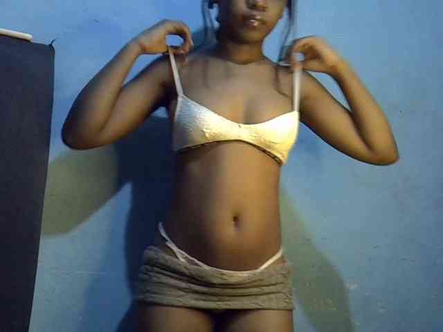 GoldenGoddess1 webcam
