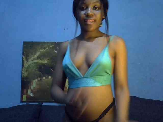 GoldenGoddess1 webcam