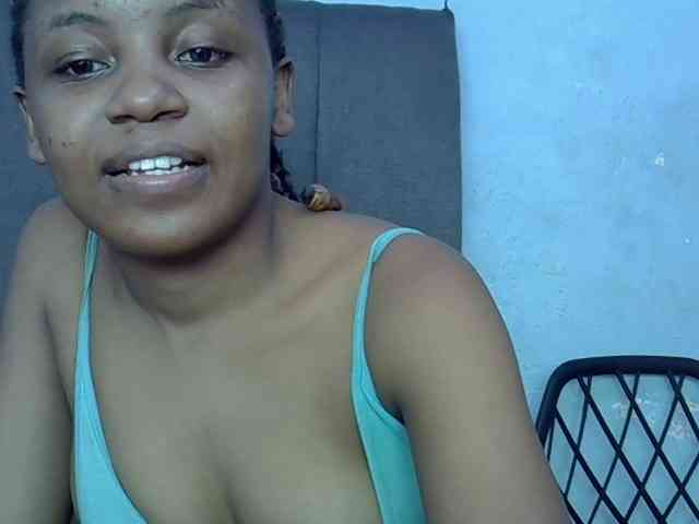 GoldenGoddess1 webcam