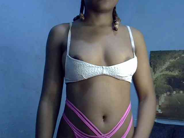 GoldenGoddess1 webcam