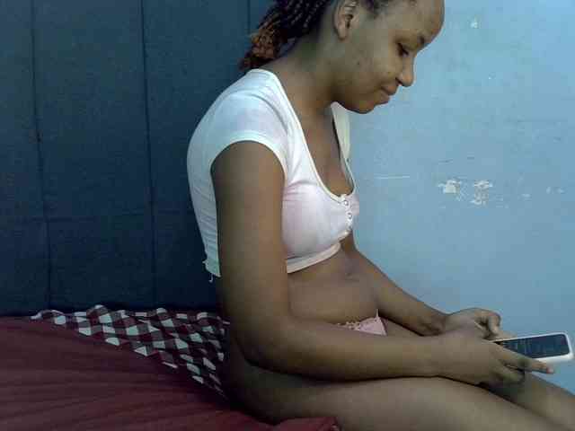 GoldenGoddess1 webcam