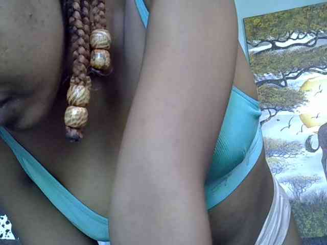 GoldenGoddess1 webcam