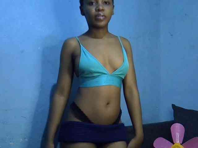 GoldenGoddess1 webcam