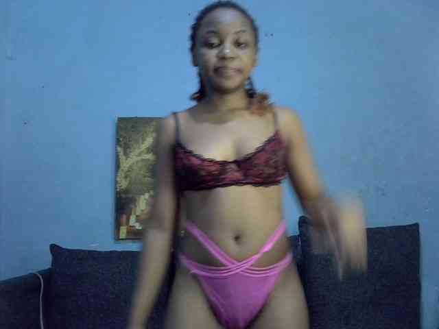 GoldenGoddess1 webcam
