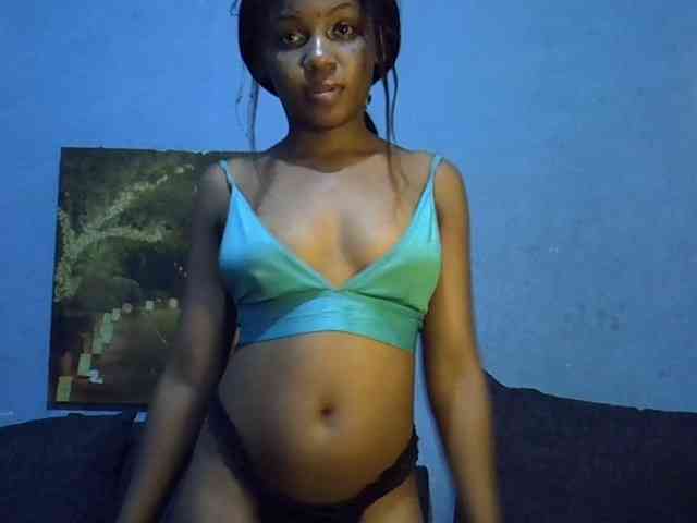 GoldenGoddess1 webcam