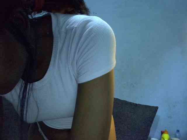 GoldenGoddess1 webcam