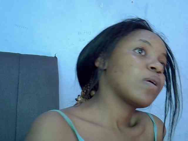 GoldenGoddess1 webcam