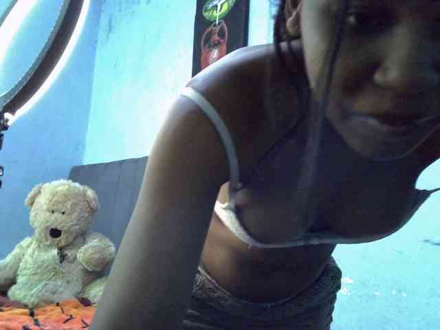 GoldenGoddess1 webcam