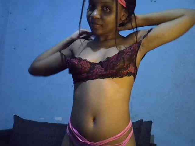 GoldenGoddess1 webcam