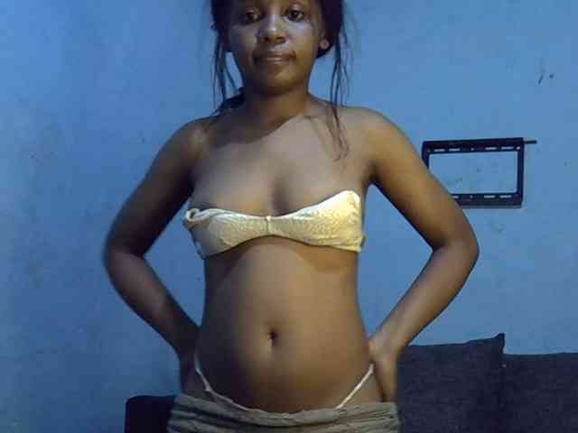 GoldenGoddess1 webcam