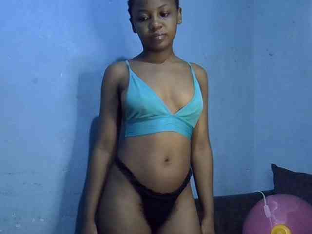 GoldenGoddess1 webcam