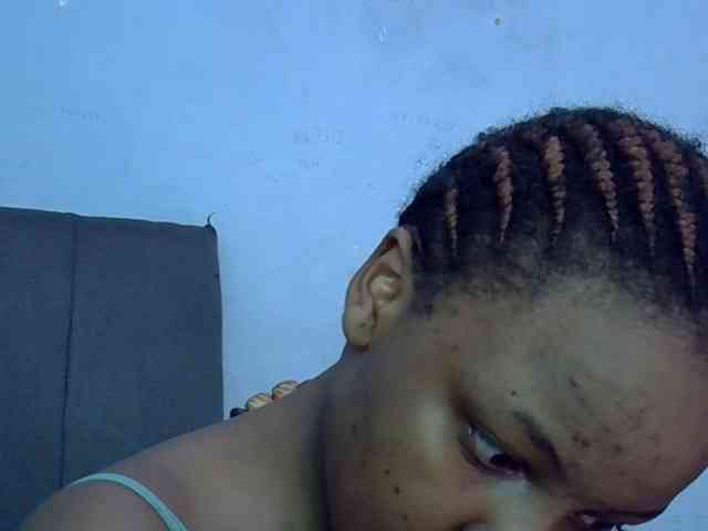 GoldenGoddess1 webcam