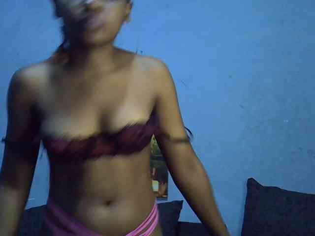 GoldenGoddess1 webcam