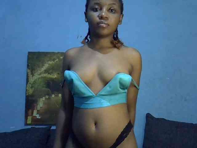 GoldenGoddess1 webcam