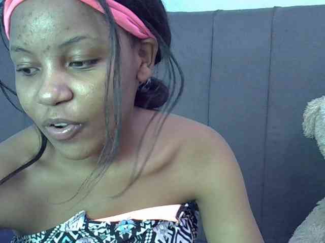 GoldenGoddess1 webcam