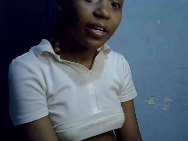 GoldenGoddess1 webcam