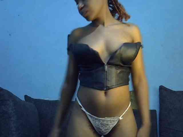 GoldenGoddess1 webcam