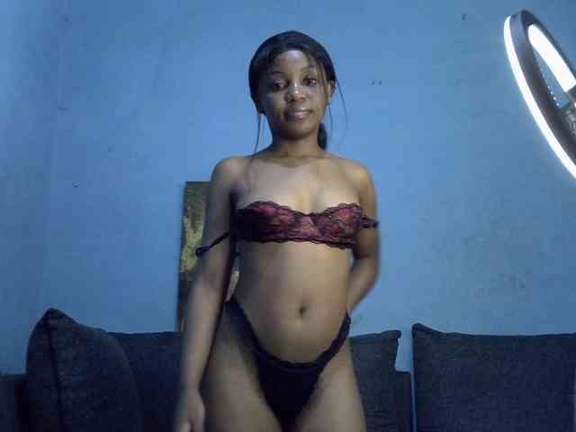 GoldenGoddess1 webcam