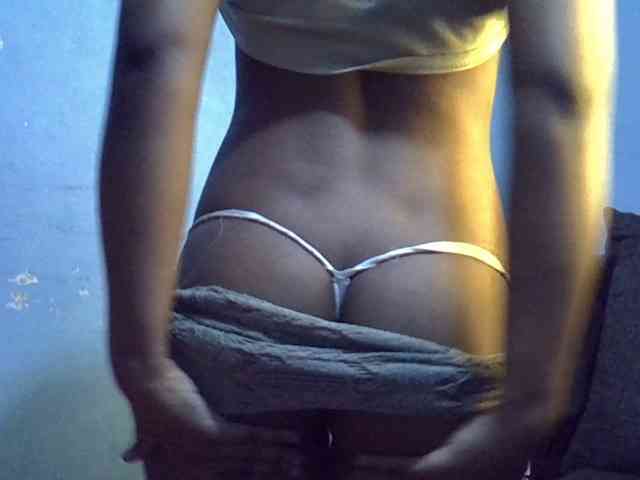 GoldenGoddess1 webcam