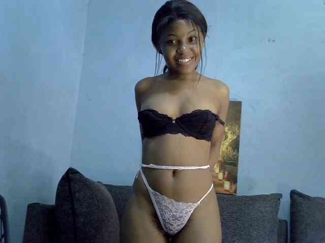 GoldenGoddess1 webcam