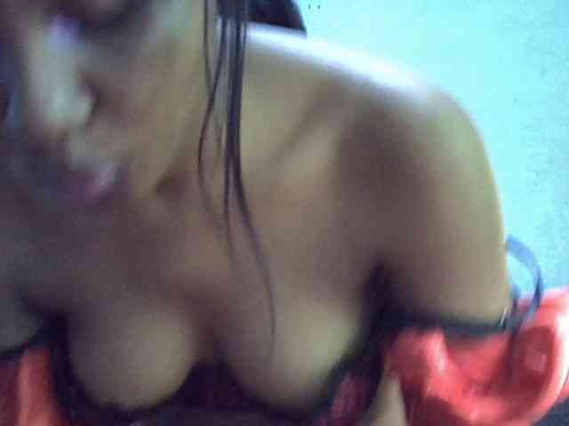 GoldenGoddess1 webcam