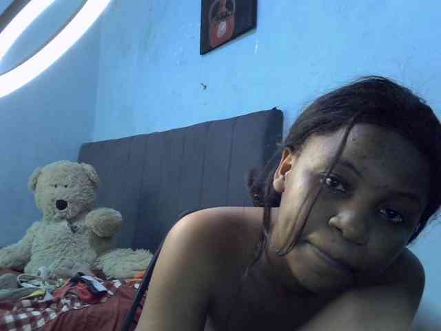 GoldenGoddess1 webcam