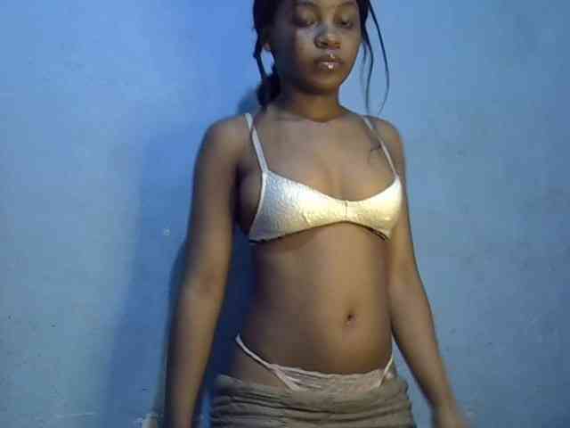 GoldenGoddess1 webcam