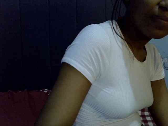 GoldenGoddess1 webcam