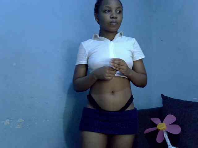 GoldenGoddess1 webcam