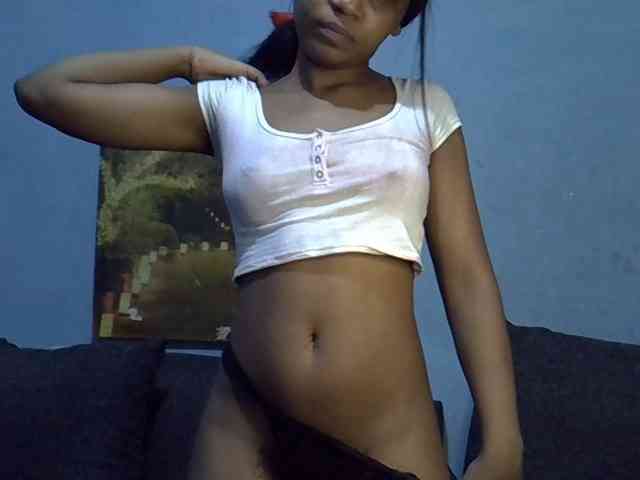 GoldenGoddess1 webcam