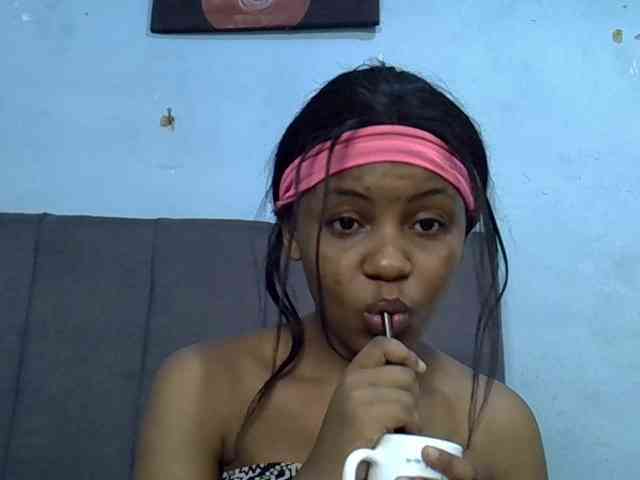 GoldenGoddess1 webcam