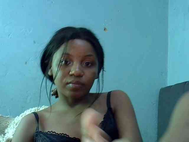 GoldenGoddess1 webcam