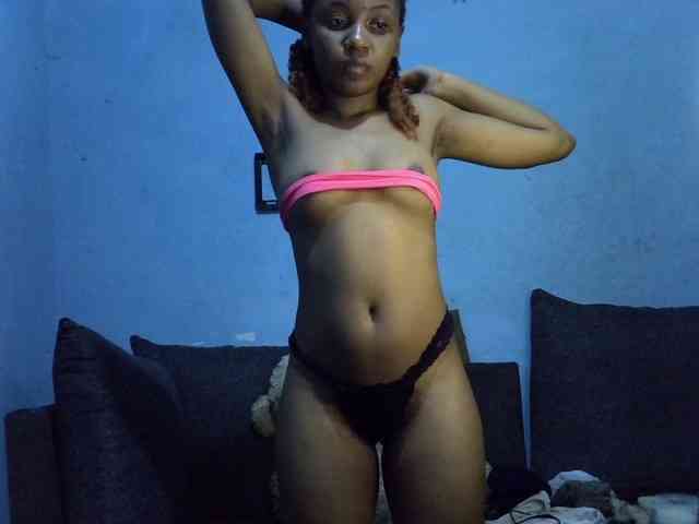 GoldenGoddess1 webcam