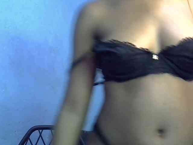 GoldenGoddess1 webcam