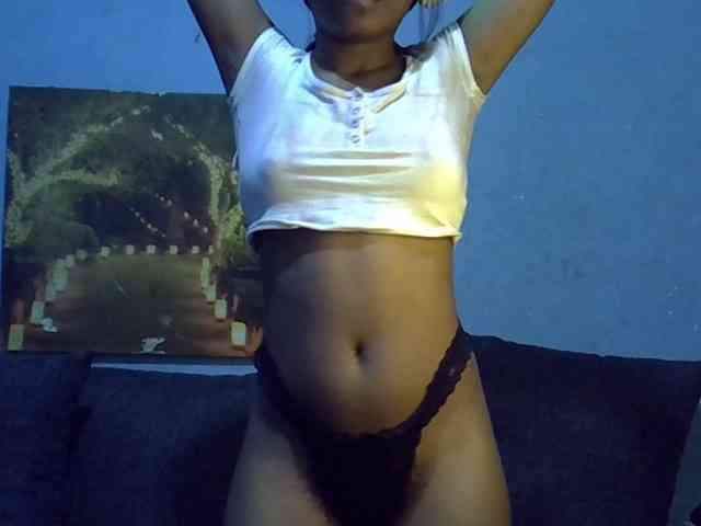 GoldenGoddess1 webcam