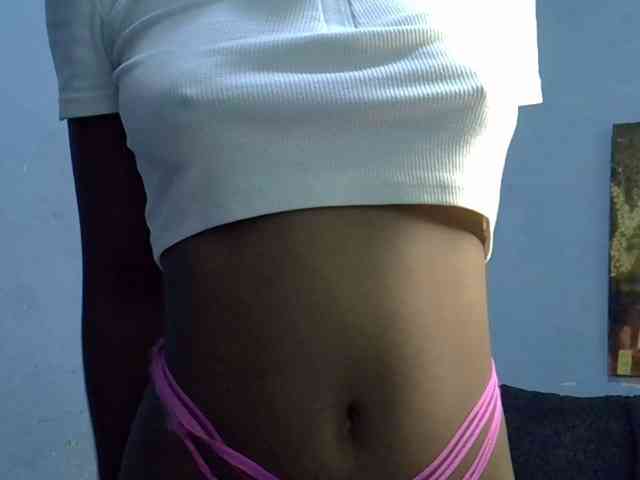 GoldenGoddess1 webcam