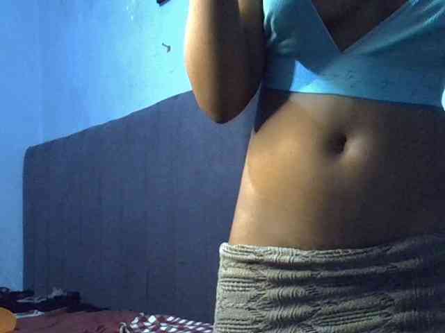 GoldenGoddess1 webcam