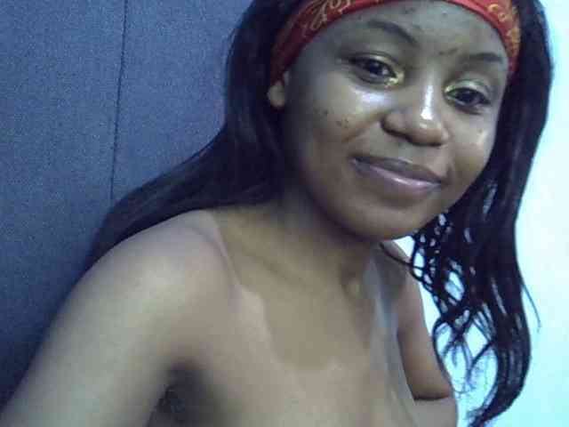 GoldenGoddess1 webcam