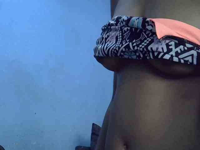 GoldenGoddess1 webcam
