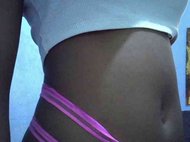 GoldenGoddess1 webcam