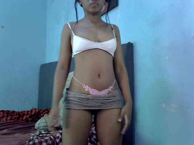 GoldenGoddess1 webcam