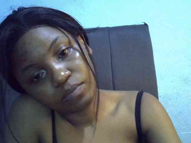 GoldenGoddess1 webcam