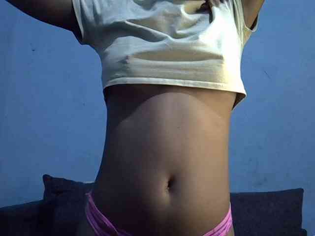 GoldenGoddess1 webcam