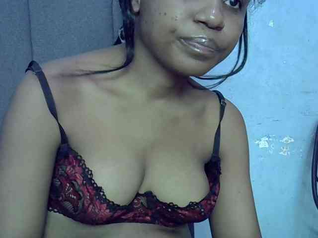 GoldenGoddess1 webcam